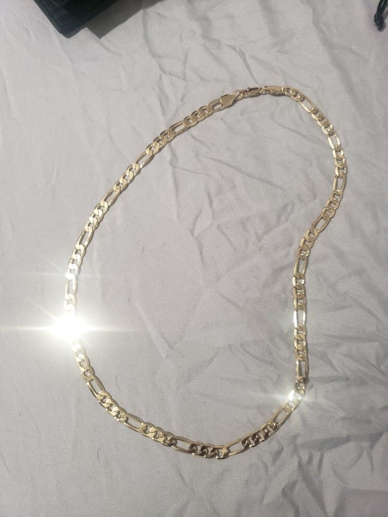 NOT REAL GOLD!!!!!!!Beautiful Gold Plated 24in Figaro Necklace. 7mm 
