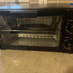 Toaster Oven - Like New!