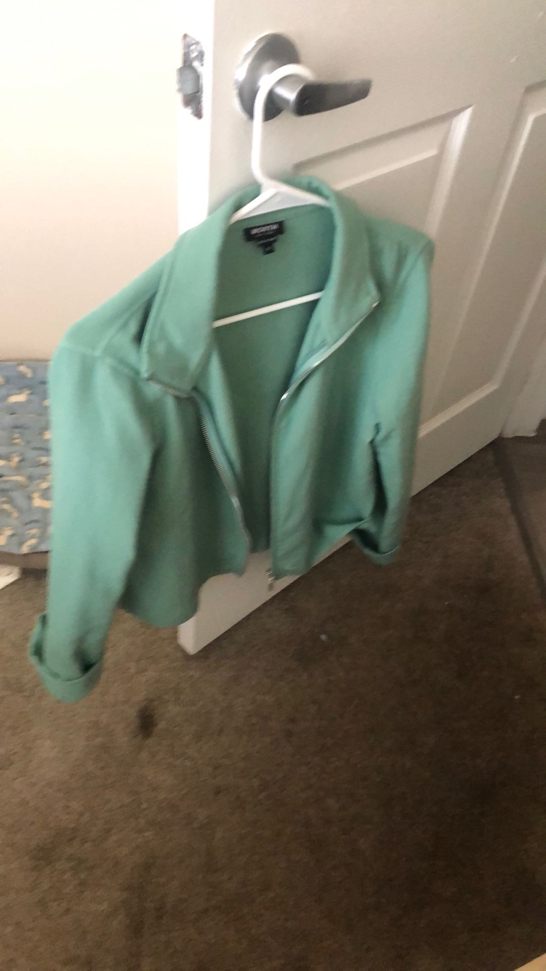 Woman’s Blazer/ Jacket/ Top Green Size M