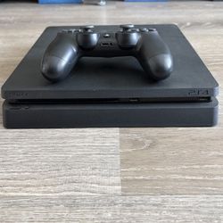 PlayStation 4 Slim 1 TB 