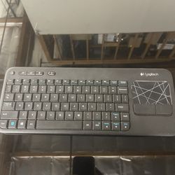 Logitech K400R