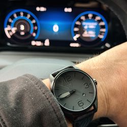 Torgoen T10 Swiss Men’s Quartz Watch