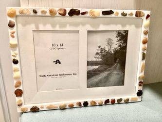 White Wood Picture Frame Overall 10” x 14” Seashells Beach Stone Design 2 5” x 7” Openings