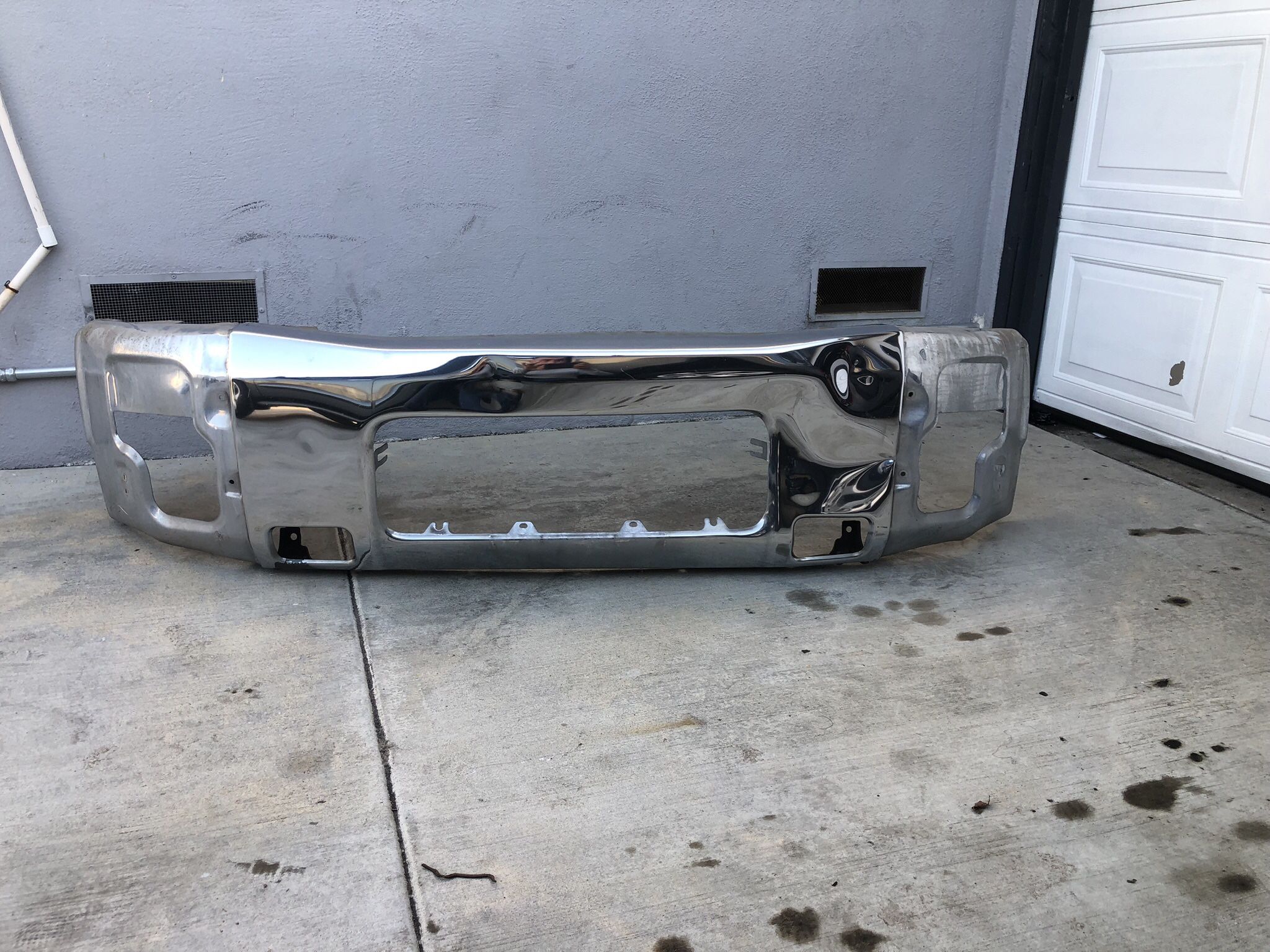 Front bumper For Nissan Titan 2006