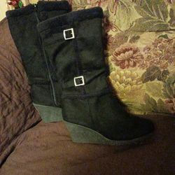 Nice And Warm Suede Zippered Black Boots $40 Size 9