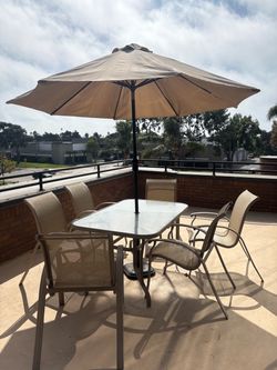 Outdoor patio table
