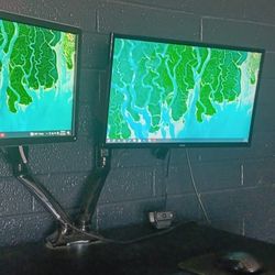 Duel Set Monitors With Stand.