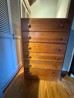 Retro 1940s-style Dresser