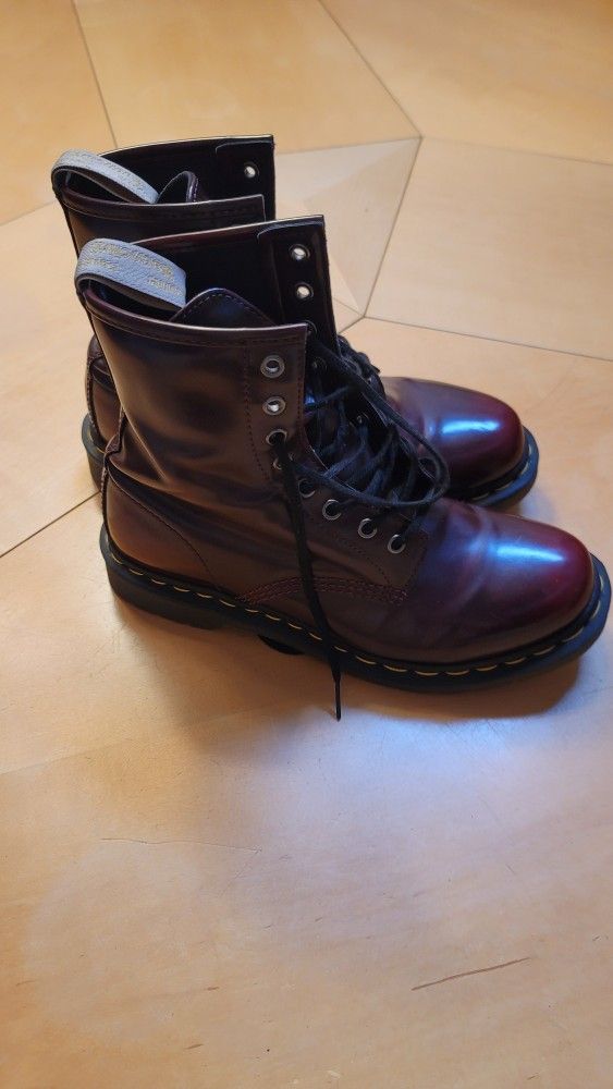 Doc Martens Boots Size 9 Women's 24226