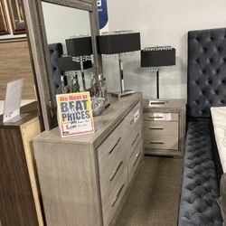 $899 Dresser+Mirror+Nightstand💜🤗