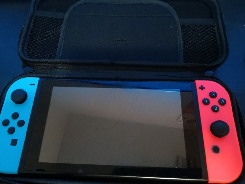 Nintendo Switch 