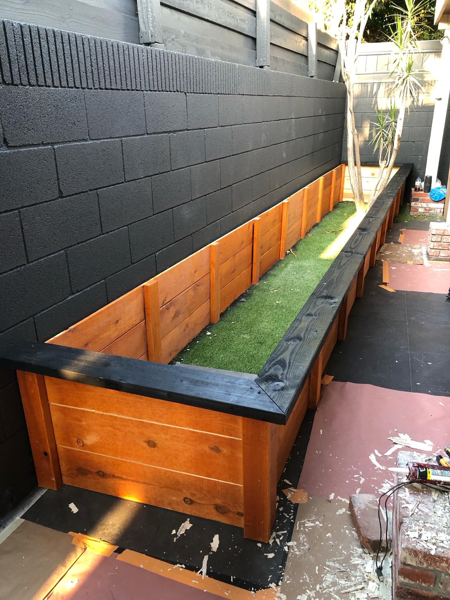 Custom Beautiful privacy wall Tomato Tower Planter Box Garden Bed Decor Outdoor Design cedar redwood