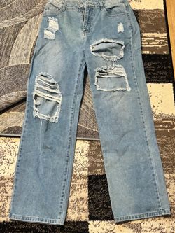 New without tags SHEIN women’s Large Light Wash Distressed Straight Leg Jeans