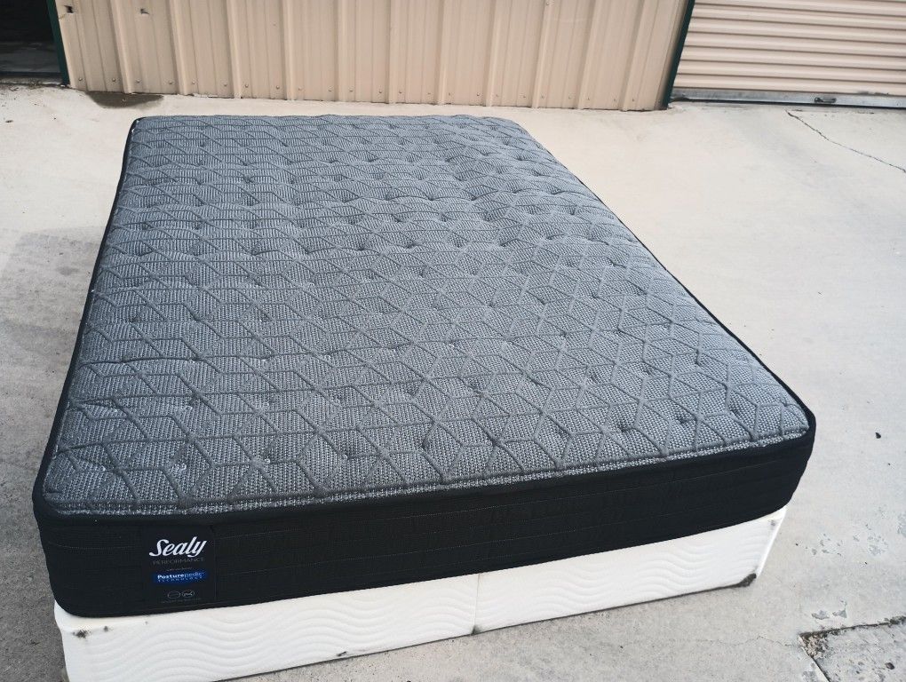 Sealy Queen Mattress And Box Spring
