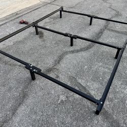 Queen / Twin Metal Adjustable Bed Frame