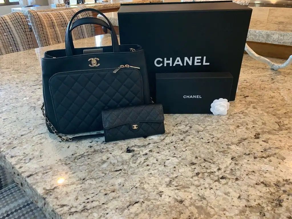 Chanel Business Affinity Tote Quilted Caviar Large