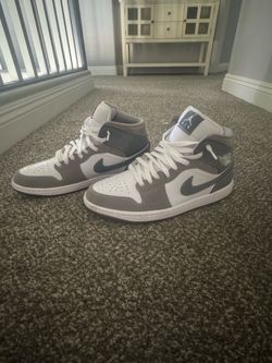 Air Jordan 1 Mid Light Smoke Grey - Size 11 - Good Condition