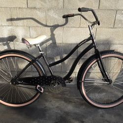 Ladies Huffy Beach Cruiser
