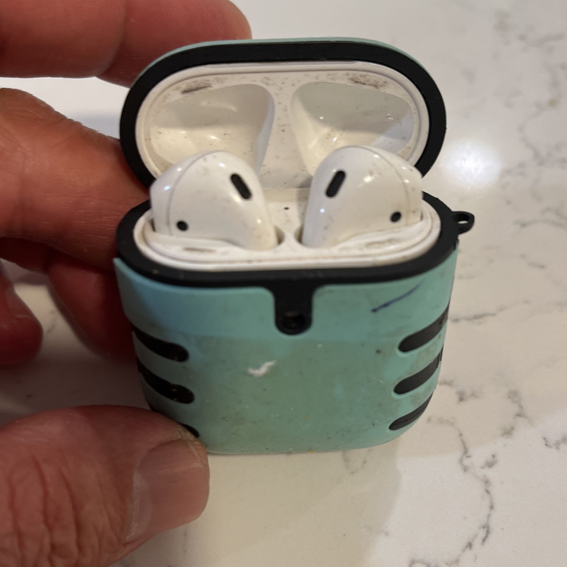Apple π AirPods 2 With Warranty