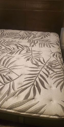 Queen Mattress only used for 3 months