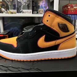 Air Jordan 1 Mid SE Size 7.5 Men