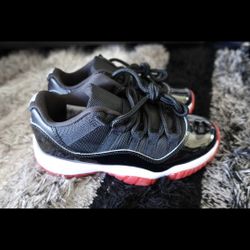 Air Jordan 11 Low Bred 