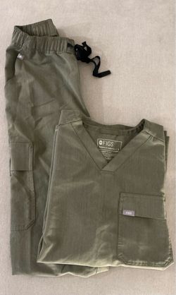FIGS Men’s Small Heathered Olive Cargo Scrub Set Retired Limited Color