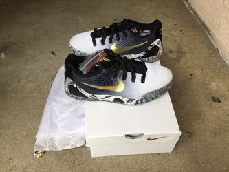 New Kid’s Nike IX Kobe Low “Mambacita” size 5Y/6.5W (size 5.5Y/7W available also)