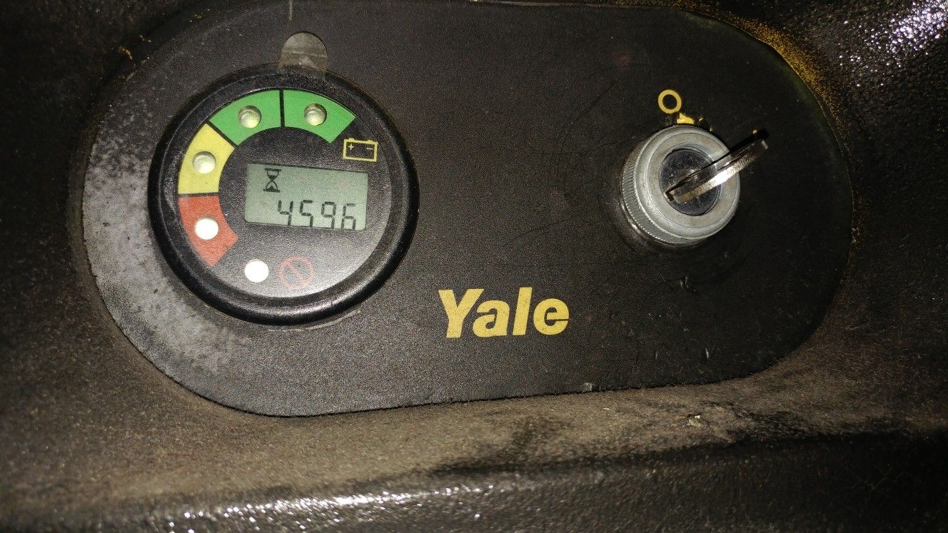 Yale MSW040 walkie straddle pallet stacker electric forklift for Sale