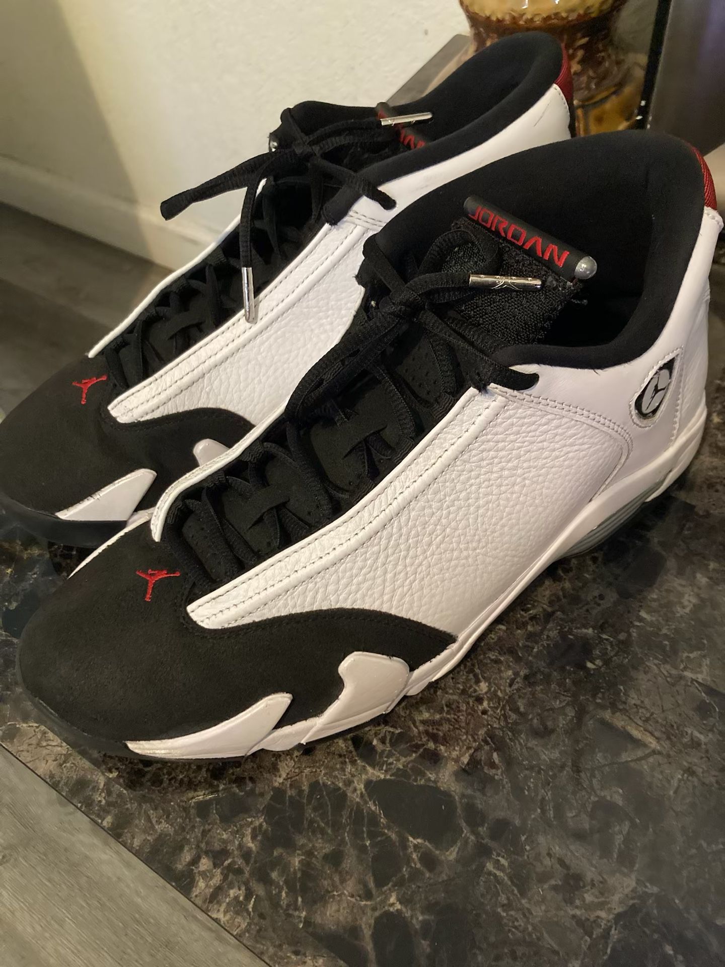 Jordan 14s Black Toes Size 10.5