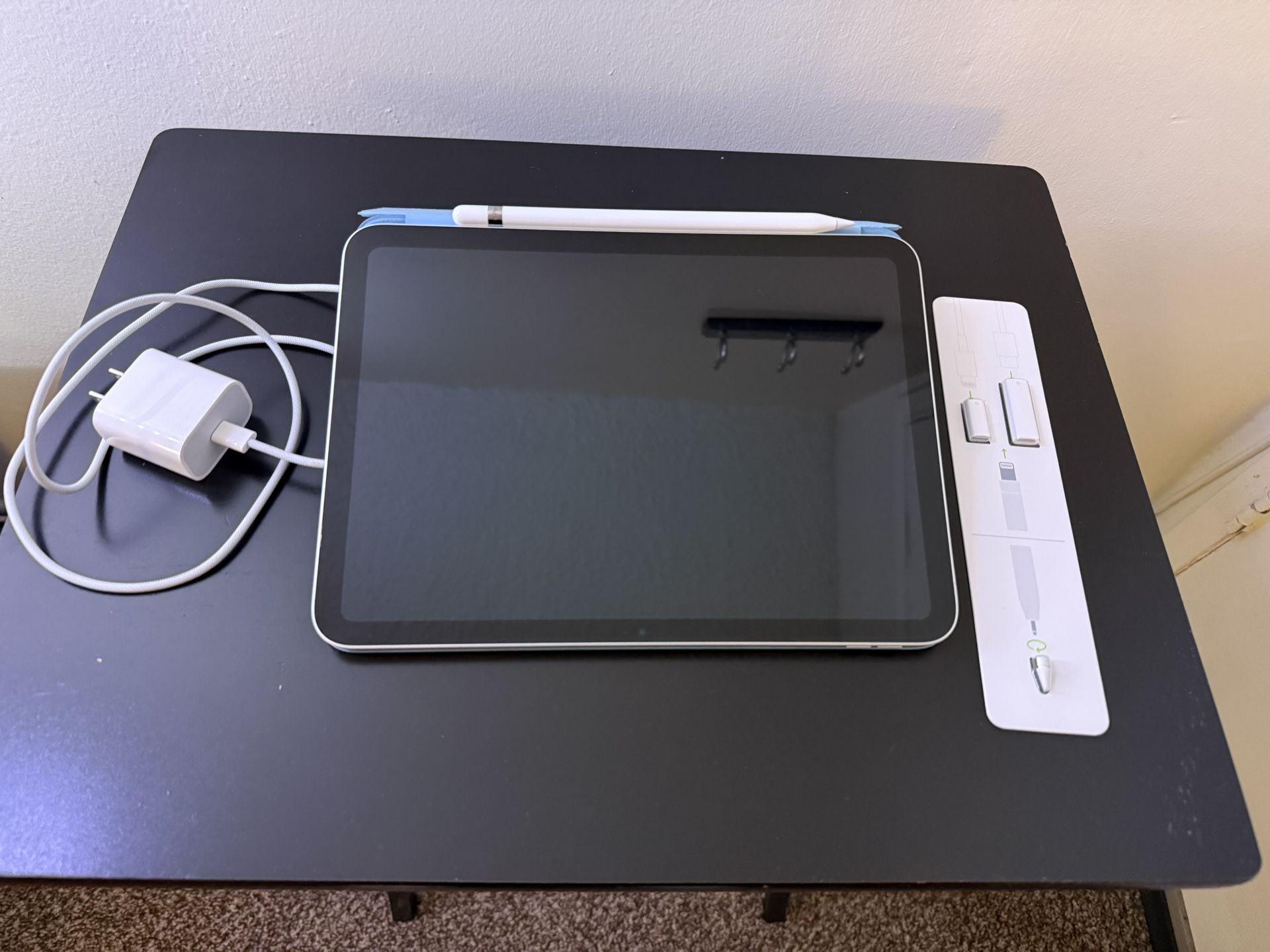 Apple iPad 10 + Smart Folio + Apple Pencil