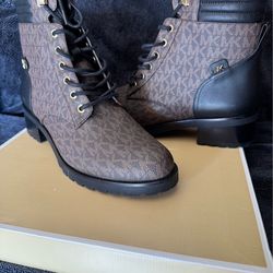 Mk boots 9.5