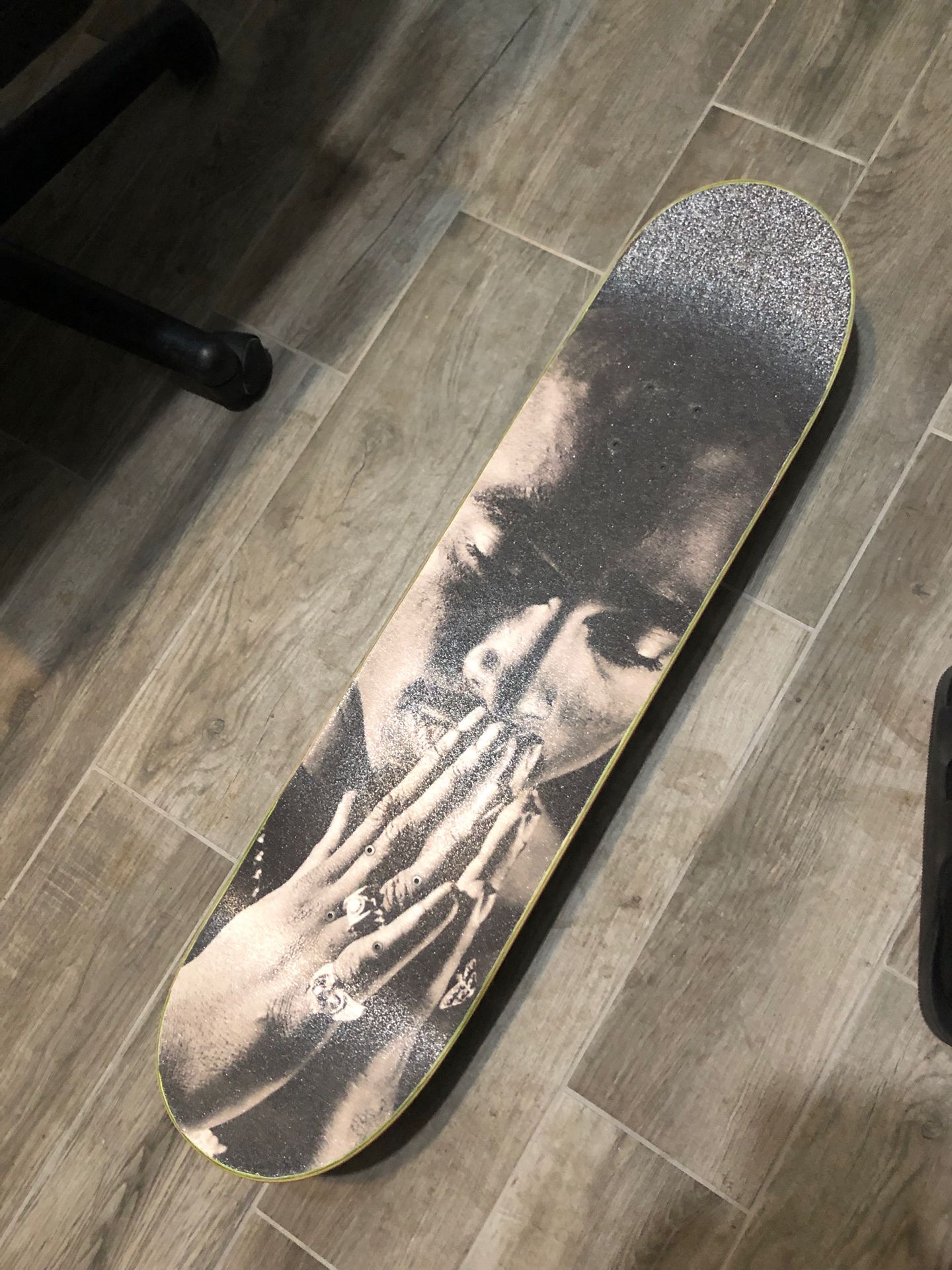 Primitive 2PAC complete skateboard