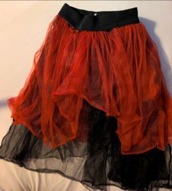 S111) Size large child tulle black and red pirate skirt Halloween costume