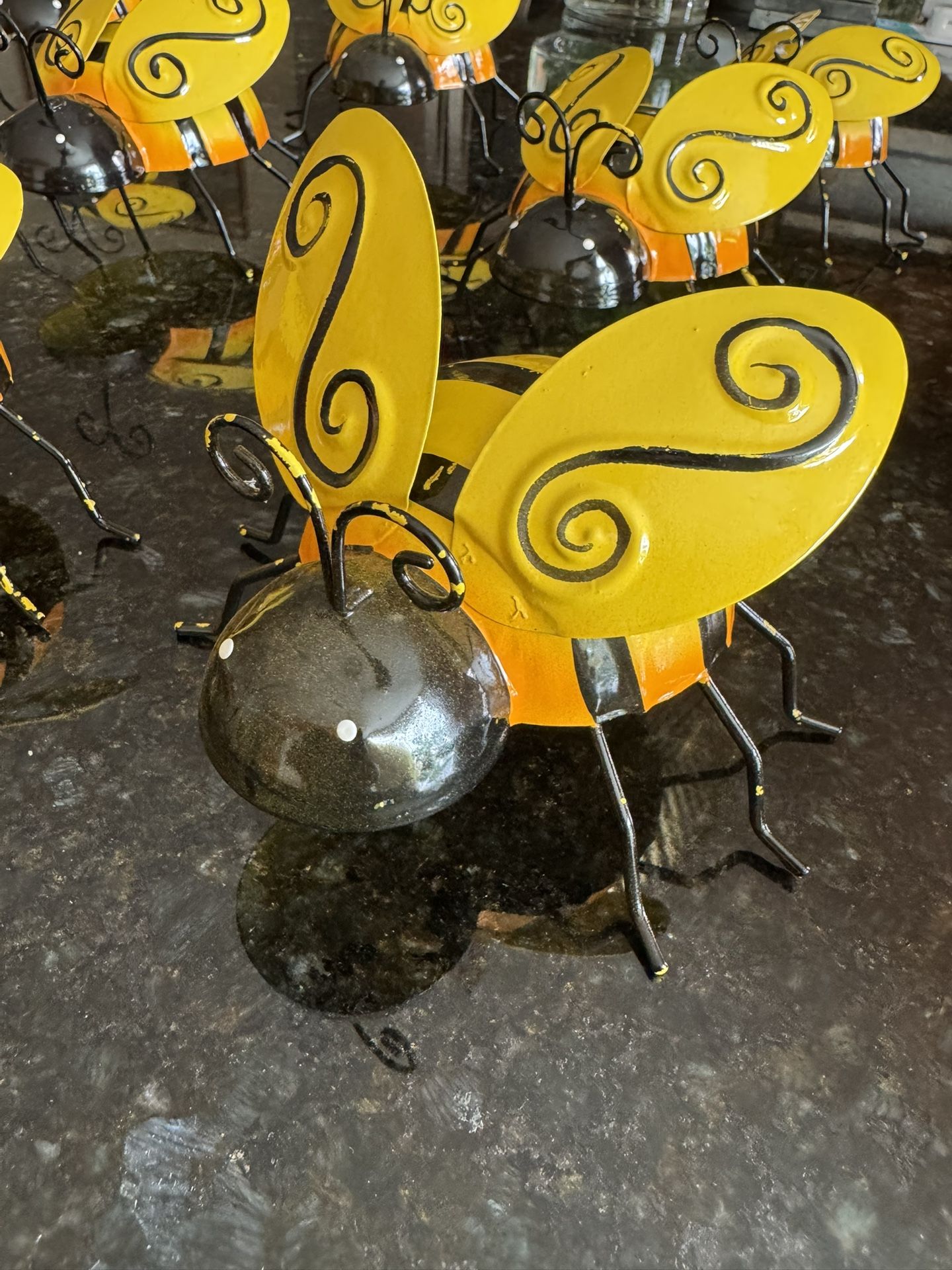 Metal Bee Decorate For Indoor Or Outdoor