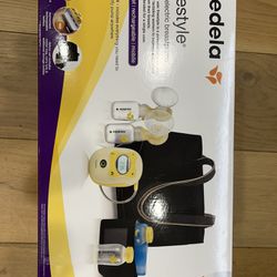 Medela Freestyle Double Electric Breast Milk Pump Hands Free + Extras!