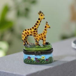 Porcelain Mother & Baby giraffe miniature Trinket jewelry box, 3" tall