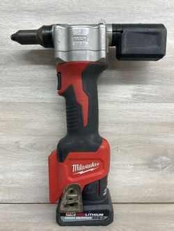 Milwaukee M12 Rivet Tool with Battery (PO1021047)