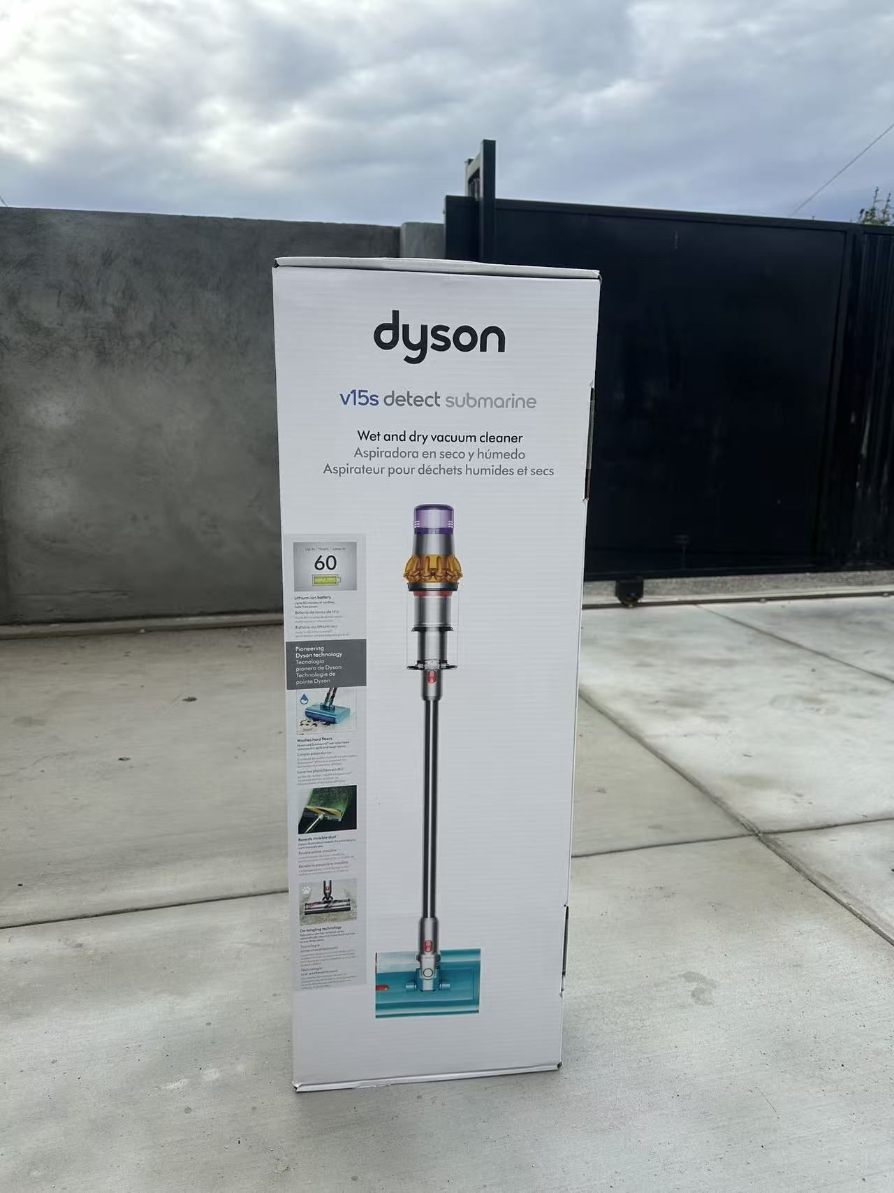 Dyson V15s  wet and dry vacuum