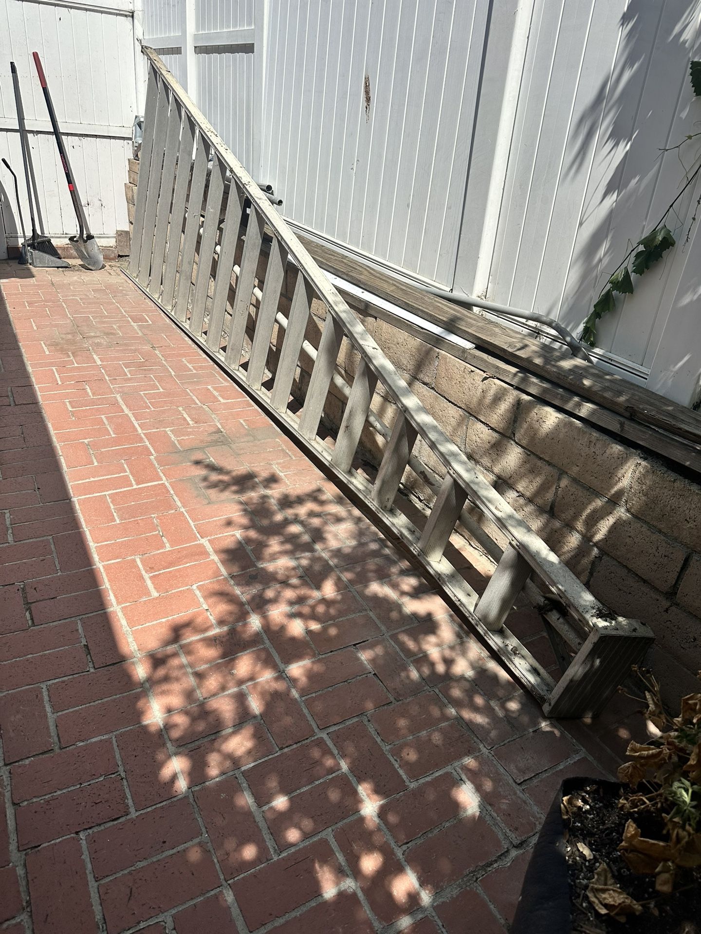 Aluminum Platform Ladder 16ft