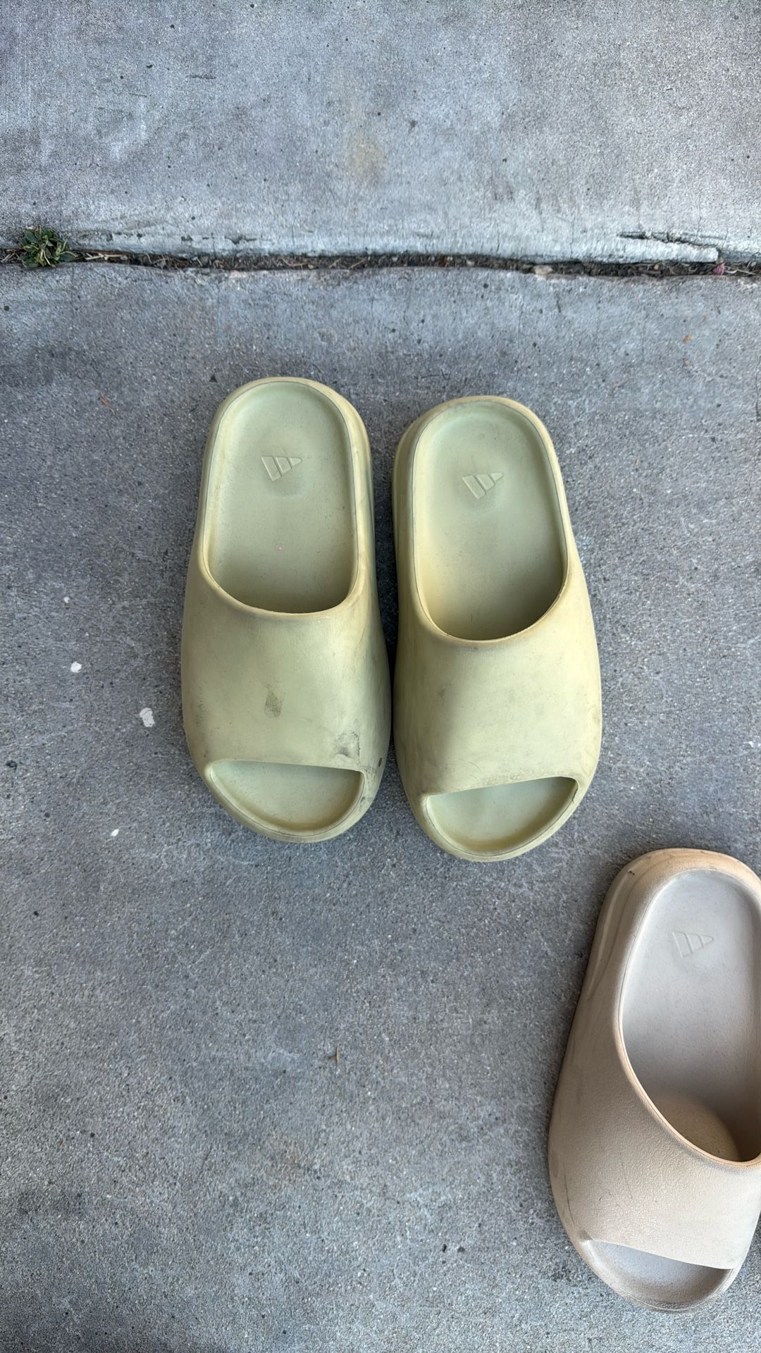 Yeezy Slides 