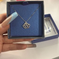Enchanted Disney Fine Jewelry Necklace