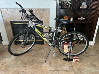 Next Mountain Ridge 2X Dual Suspension Mountain Bike – Like New + Accessories