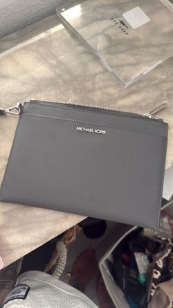 Michael Kors Pouch