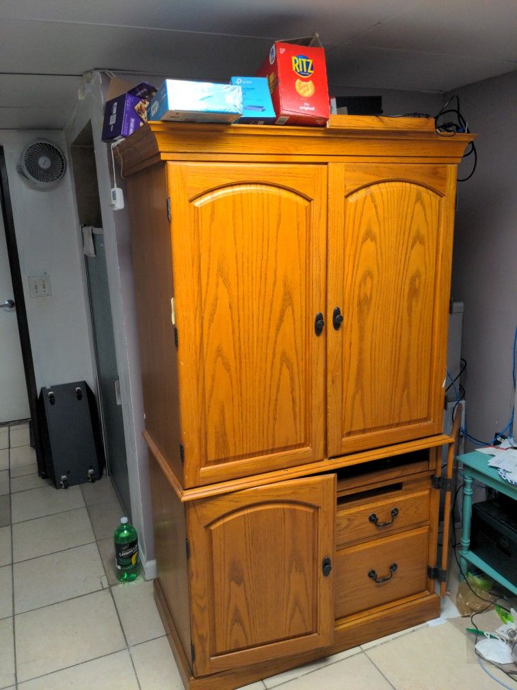 Oak Computer Cabinet - Hide You Monitors
