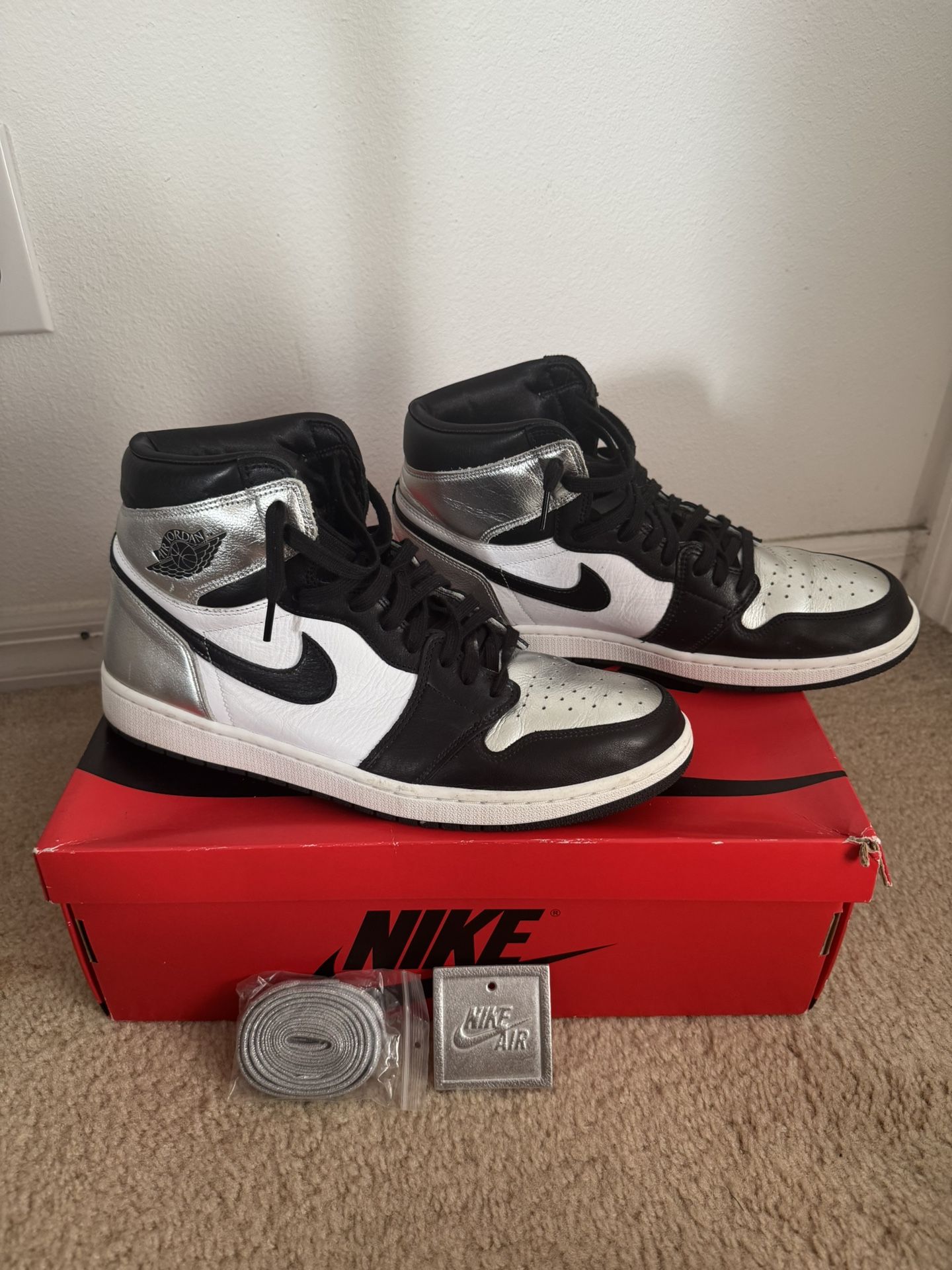 Jordan 1 High Silver toe