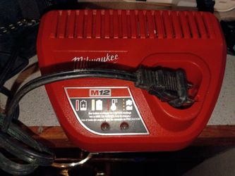 Milwaukee M12 Battery Charger
