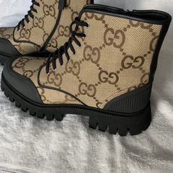 Brand New Gucci Men’s Macro Supreme GG….Size 14 & 15