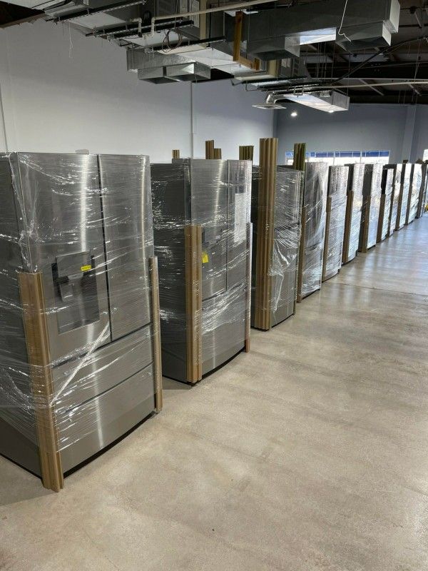 Never Used Refrigerator LIQUIDATION SALE SALE SALE