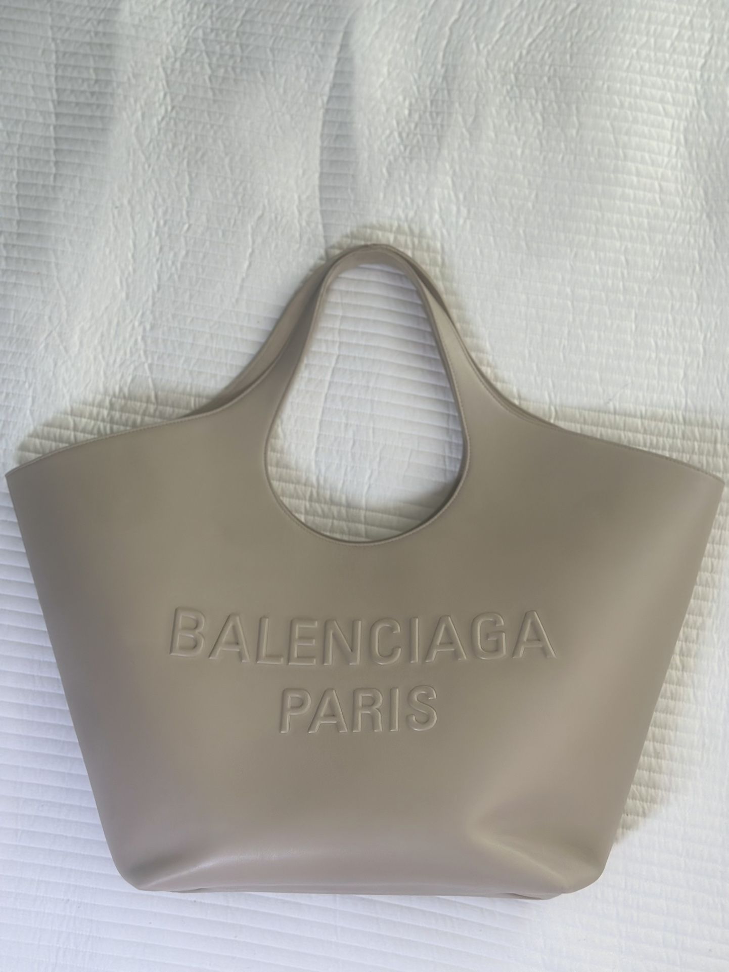 Balenciaga 2023 Mary Kate Medium tote with pouch